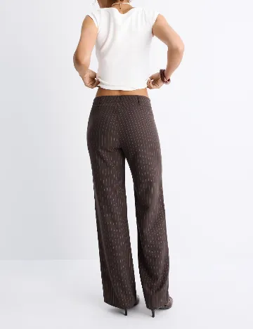 Pantaloni Stradivarius, maro