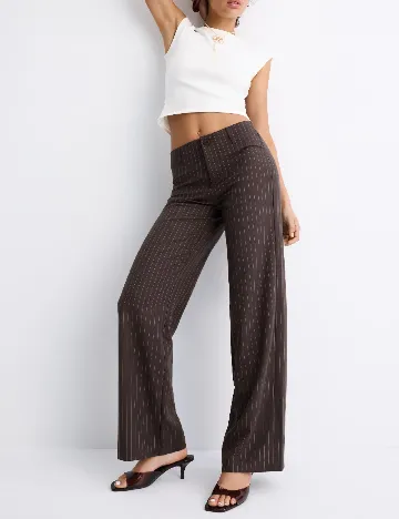 Pantaloni Stradivarius, maro