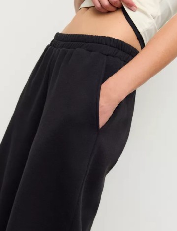 Pantaloni Stradivarius, negru