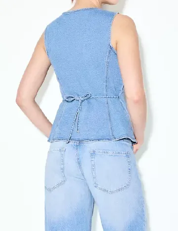 Vesta Stradivarius, albastru