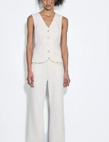 Vesta Stradivarius, ecru