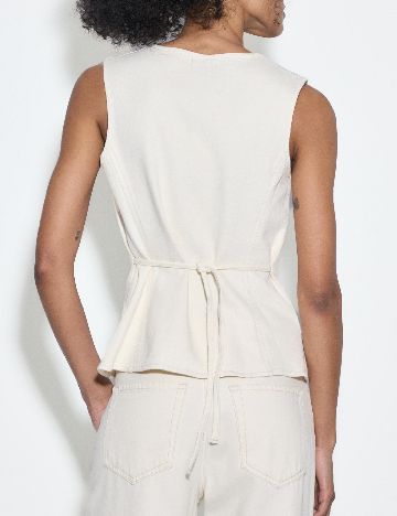 Vesta Stradivarius, ecru