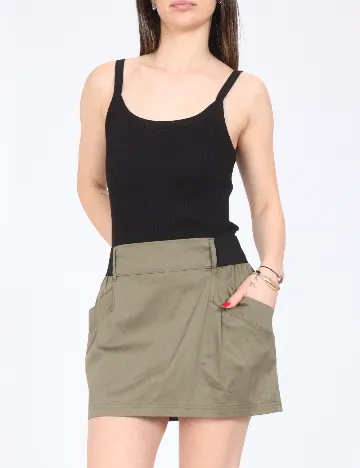 Fusta Bershka, verde