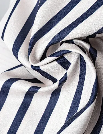 Pantaloni SHEIN, alb/albastru