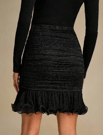 Fusta Anewsta, negru