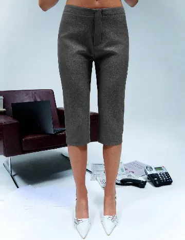Pantaloni trei sferturi TypaGal, gri