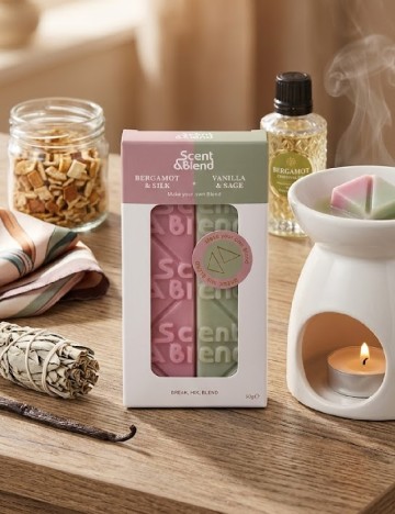 Set ceara parfumata 2 bucati Scent&Blend, mix culori