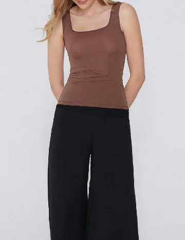 Maiou Tezenis, maro