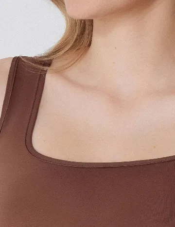 Maiou Tezenis, maro