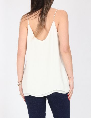 Maiou Zara, alb