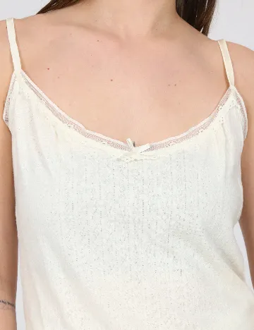 Maiou Bershka, crem
