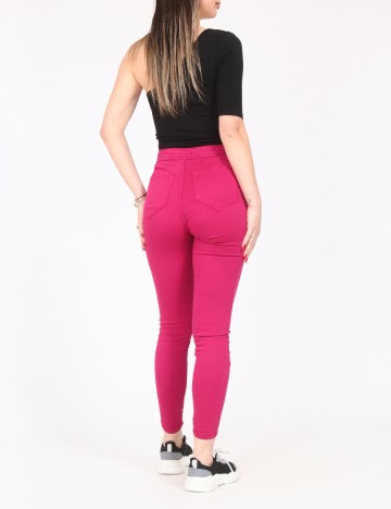 Blugi Bershka, fucsia
