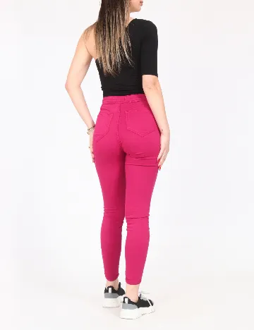 Blugi Bershka, fucsia