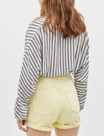 Pantaloni scurti Bershka, galben