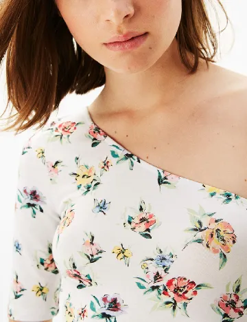 Top Bershka, alb