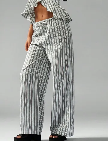 Pantaloni Missguided, gri