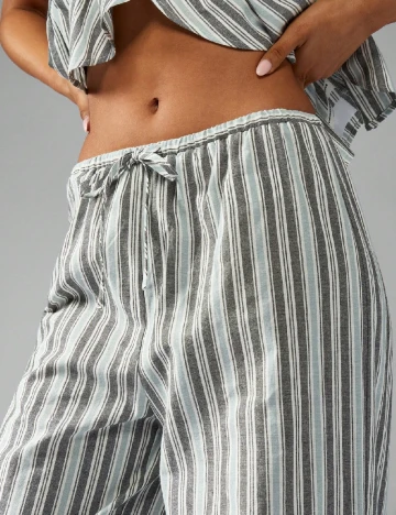 Pantaloni Missguided, gri