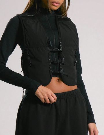 Vesta Musera, negru