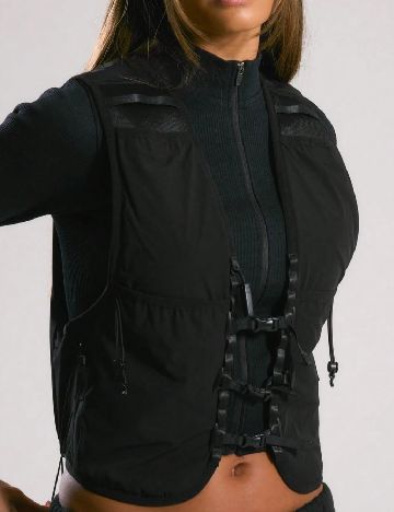 Vesta Musera, negru