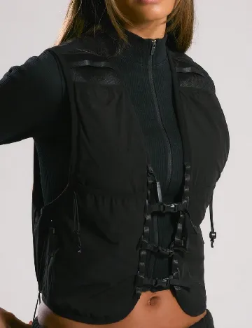 Vesta Musera, negru