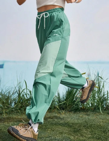 Pantaloni SHEIN, verde