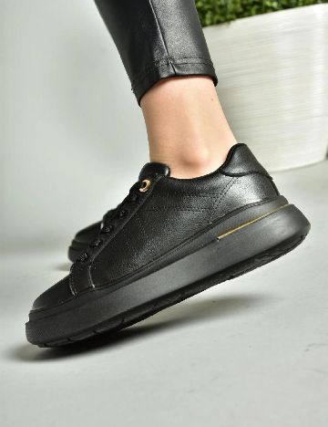Adidasi, negru