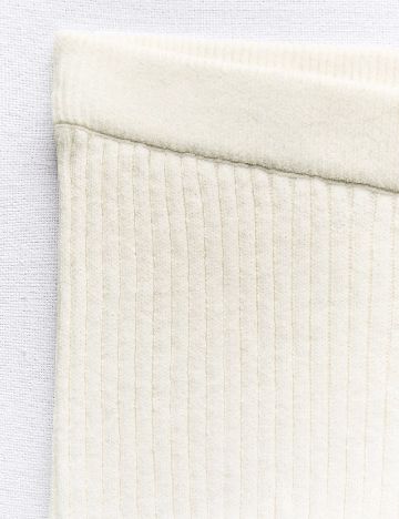 Pantaloni scurti Zara, ecru