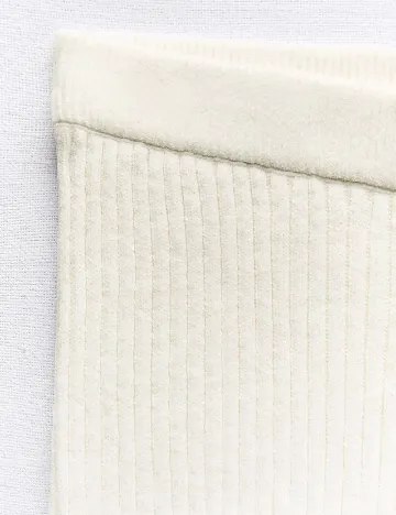 Pantaloni scurti Zara, ecru