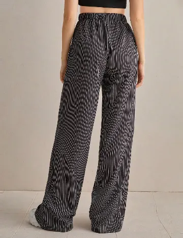Pantaloni SHEIN, negru