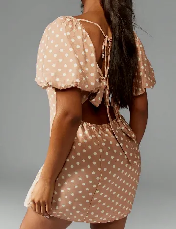 Rochie scurta MISSGUIDED Plus Size, maro