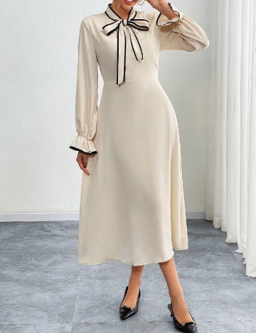 Rochie medie SHEIN, crem