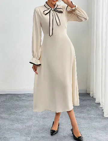 Rochie medie SHEIN, crem