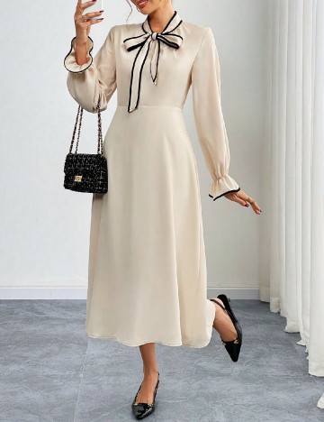 Rochie medie SHEIN, crem