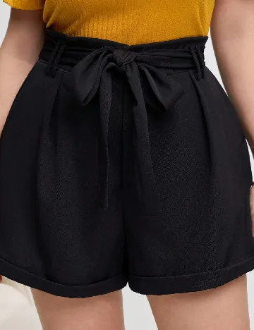 Pantaloni scurti SHEIN CURVE, negru