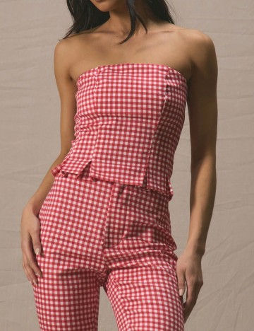 Top Musera, rosu