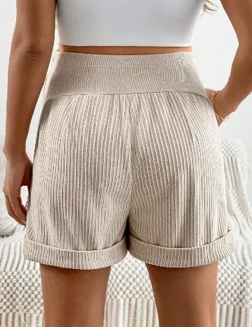 Pantaloni scurti SHEIN Maternity, bej