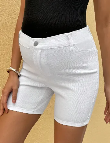 Pantaloni scurti SHEIN Maternity, alb
