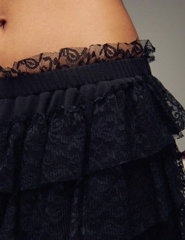Pantaloni scurti TypaGal, negru