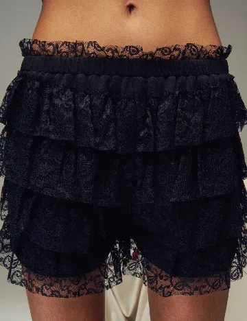 Pantaloni scurti TypaGal, negru