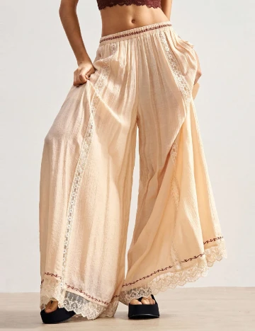Pantaloni SHEIN, crem