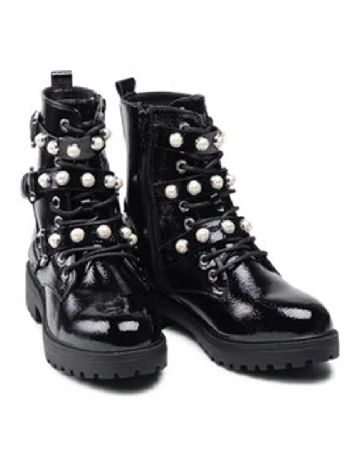 Ghete DeeZee, negru