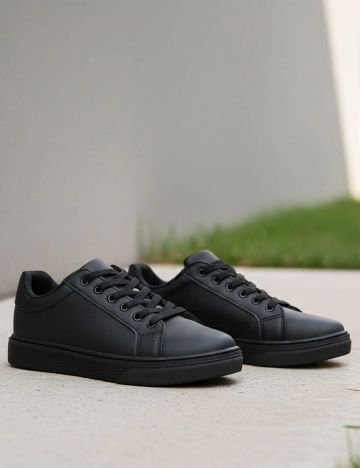 Adidasi, negru