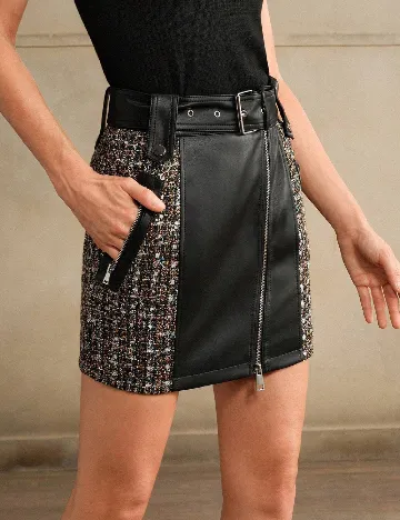Fusta Anewsta, negru