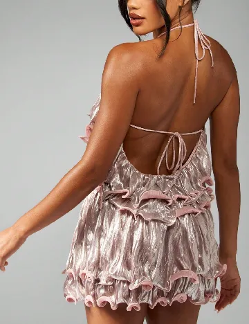 Compleu Missguided, roz
