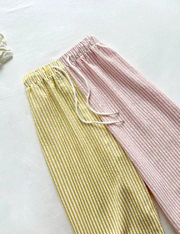 Pantaloni SHEIN CURVE, roz/galben