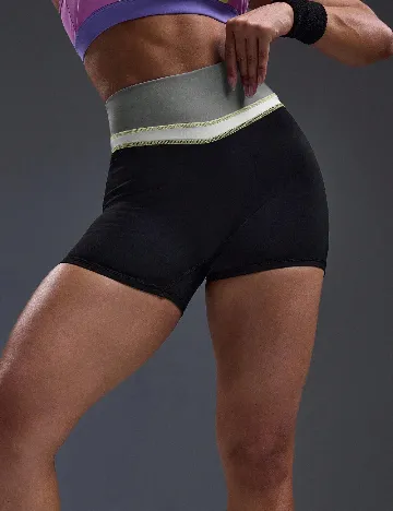 Pantaloni scurti SHEIN, negru