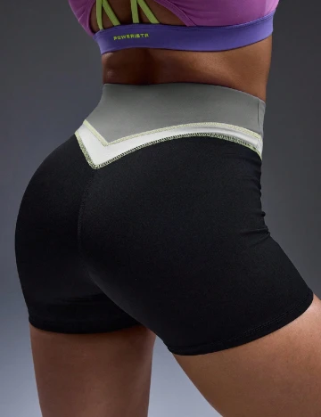 Pantaloni scurti SHEIN, negru