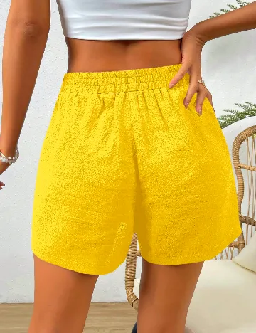 Pantaloni scurti SHEIN, galben