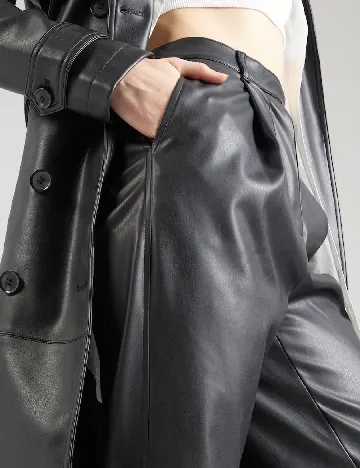 Pantaloni imitatie de piele WAREHOUSE, negru
