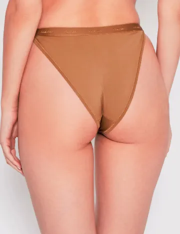 Chilot Calvin Klein, maro